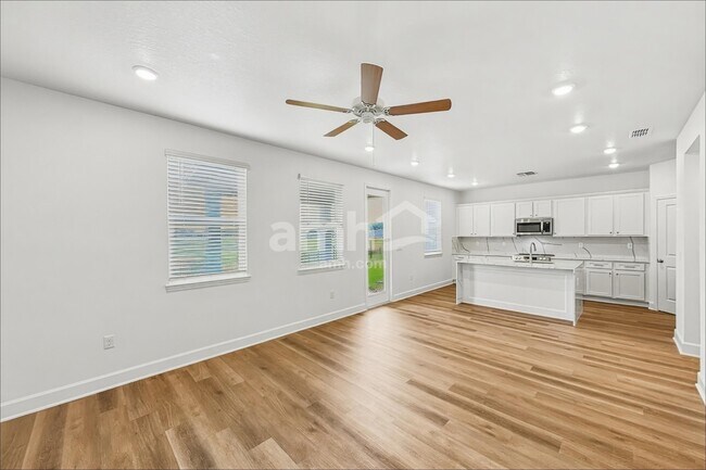 Photo - 2709 Radha Wy