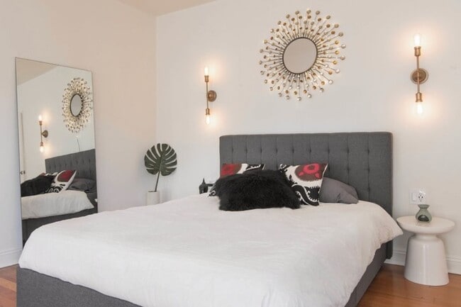 Photo - 2528 Panorama Ter