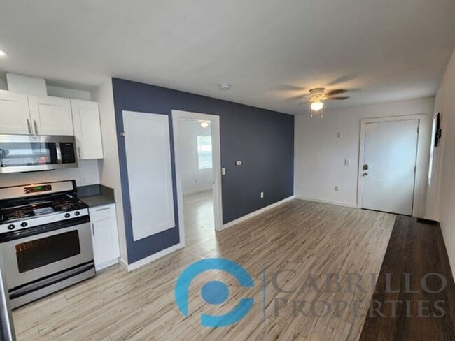 Building Photo - 1307 Division St Unit #D Rental