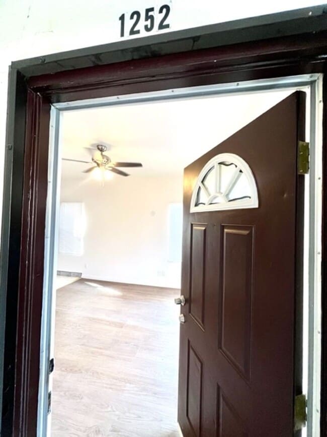 Photo - 1252 E 25th St Unit 1252