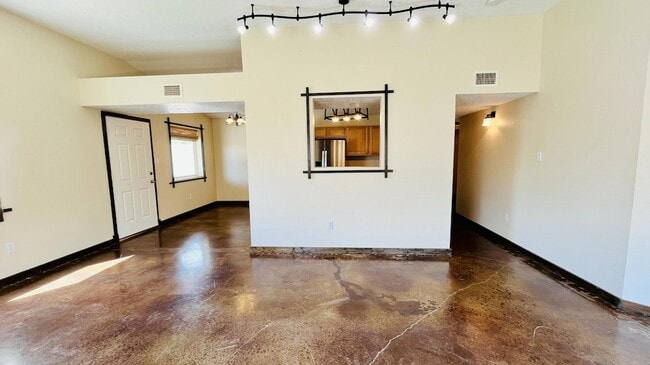 5600 Mesa Ridge Rd NW