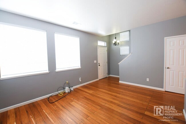 Photo - Newly Renovated 4 Bedroom with Parking