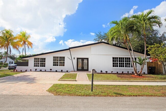 Photo - 17600 NE 2nd Ct