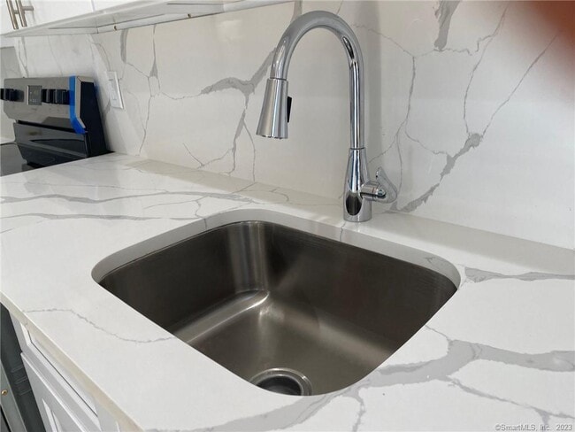 Photo - 31 Lake Ave Unidad 2