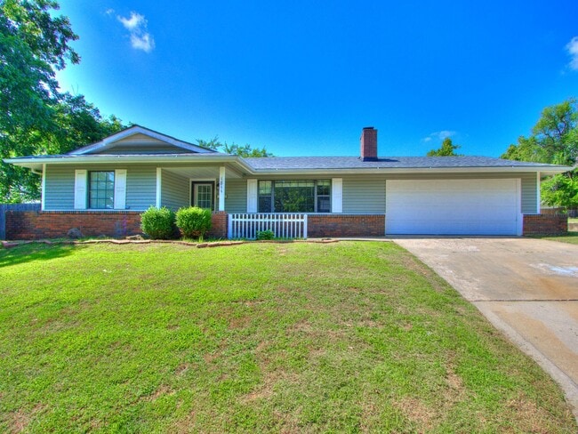 Building Photo - 3 Bedroom 1 Bath Home w/ 2 car garage in Shawnee