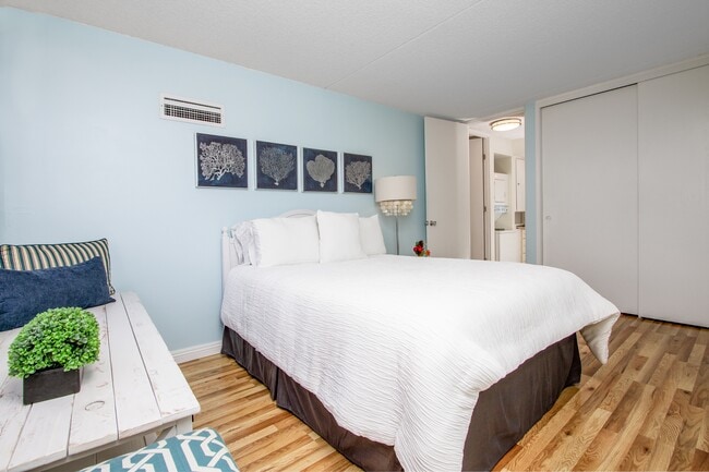 Photo - 411 Hobron Ln