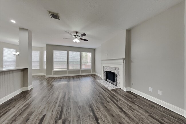 Photo - 6611 Emerald Ash Ct