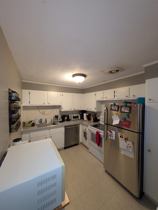 Building Photo - 100 Summer St Unit 3-4