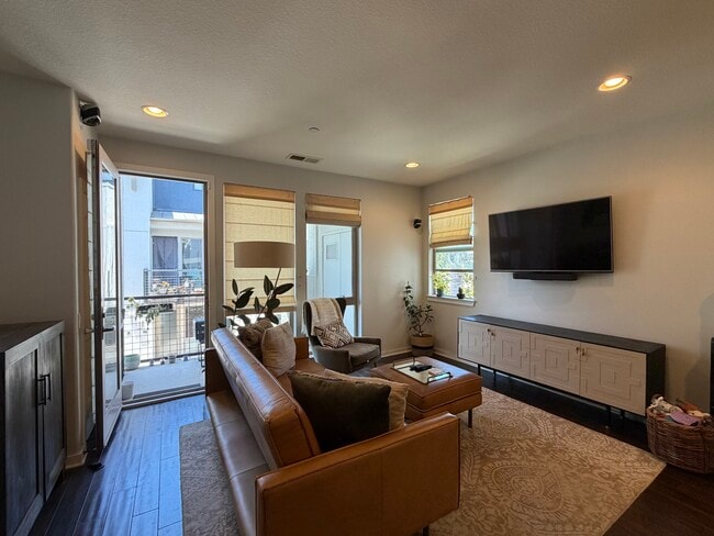 Building Photo - 5507 W 149th Pl Unit 9