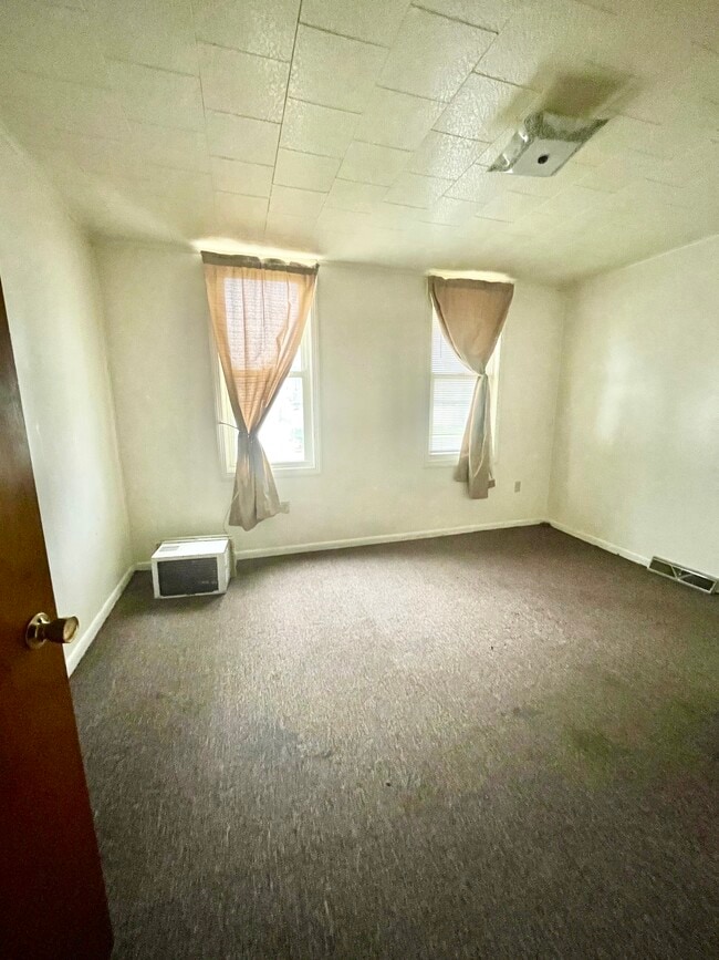 Photo - 217 Chestnut St