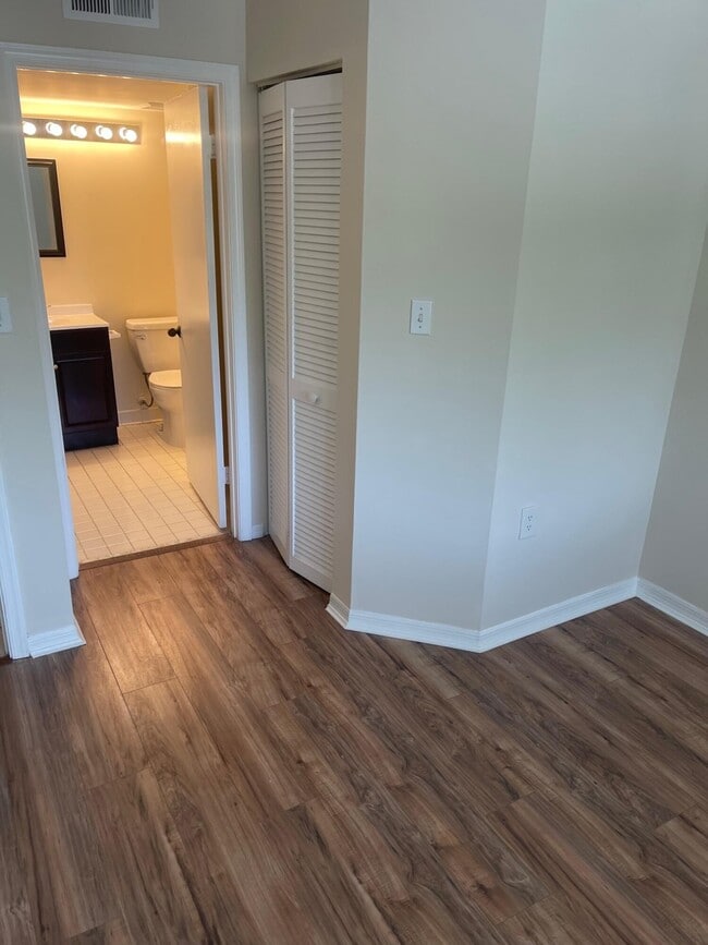 Photo - 6202 Glenmoor Dr Unit 6202