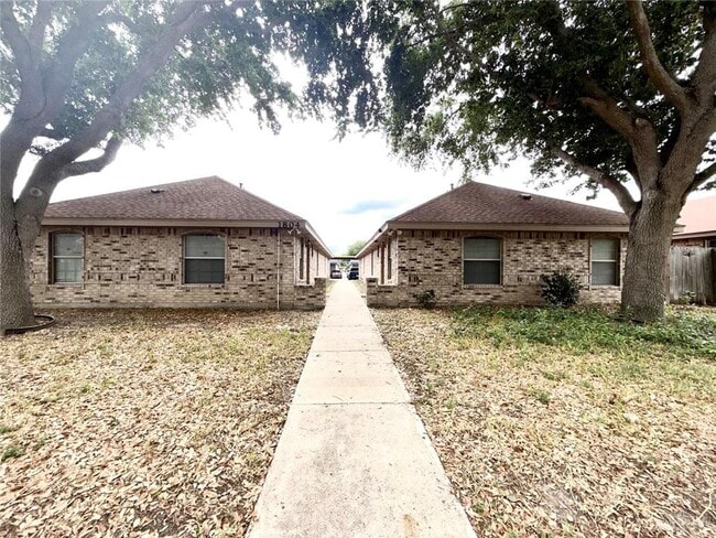 Building Photo - 16 South Dr