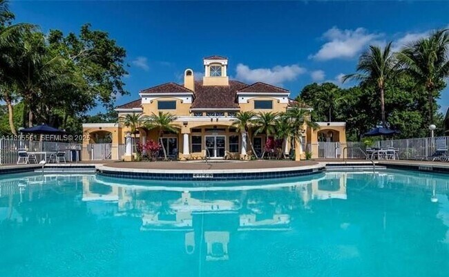 Photo - 2321 NW 33rd St Unidad 203