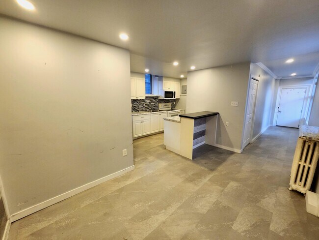 Photo - 196 King St E Unit 3