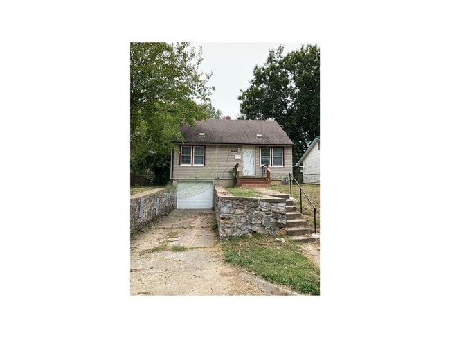 Building Photo - READY TO CALL HOME!!!
