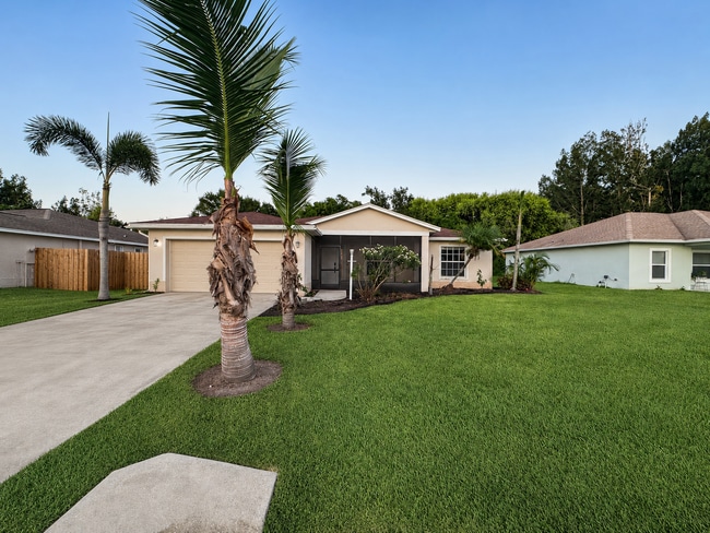Building Photo - 6520 Las Palmas Way