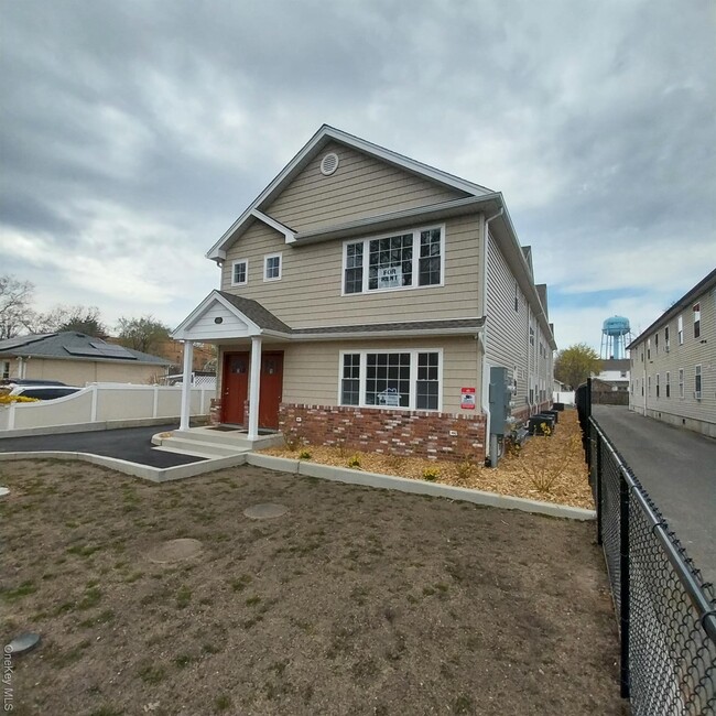 Photo - 343 Jackson St