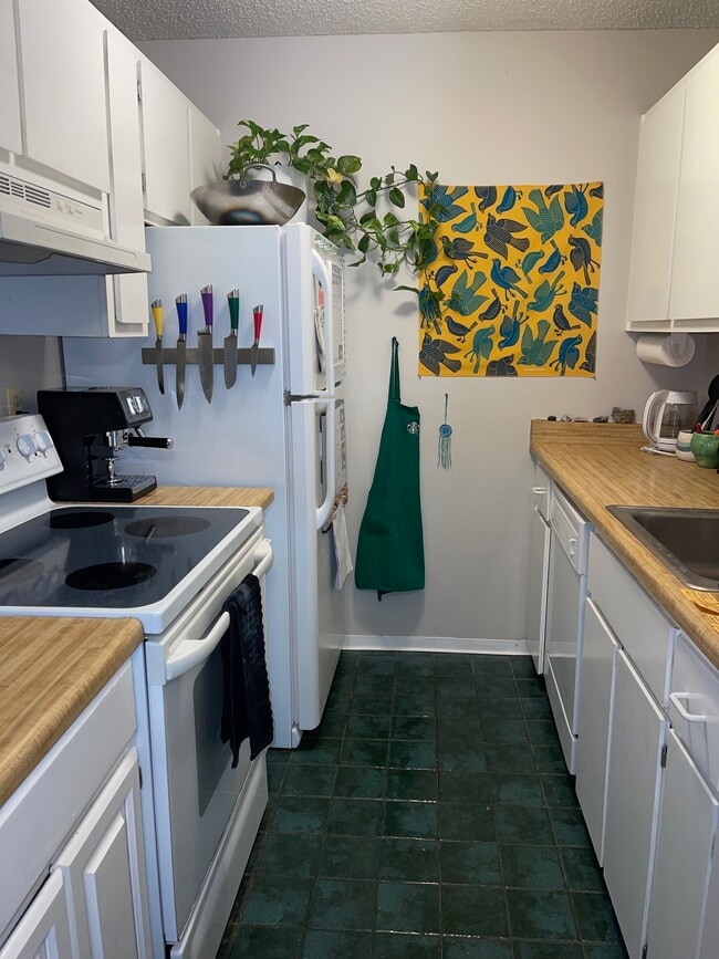 Building Photo - 3300 Bridger Trl Unit 205