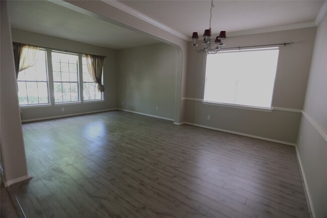 Photo - 5547 Linden Rose Ln