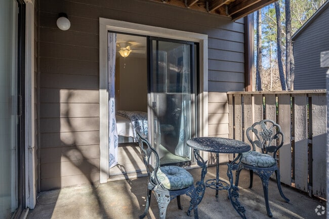 2BR, 2BA - 1,310SF