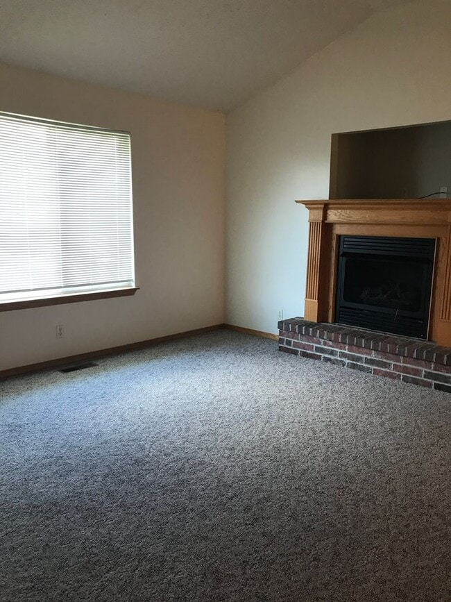 Photo - Executive Rental 2 Bedroom 2 Bath 2 Car Garage Duplex