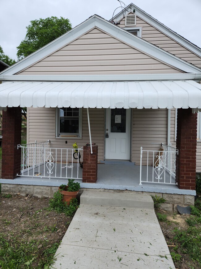 Home Front Door - 905 Benton Ave
