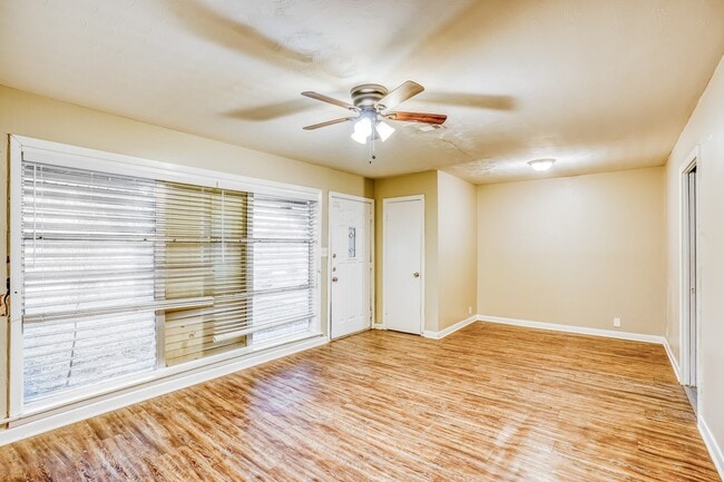 Photo - 1610 13th Ave N