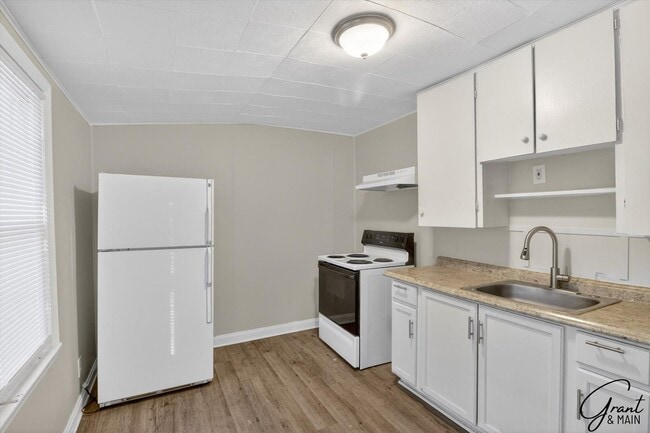 Photo - 10067 Grayton St Unit 2 - Upper