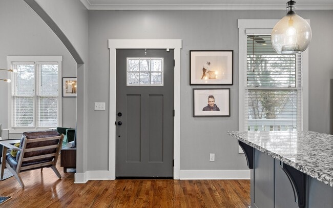 Photo - 5303 Saint Elmo Ave