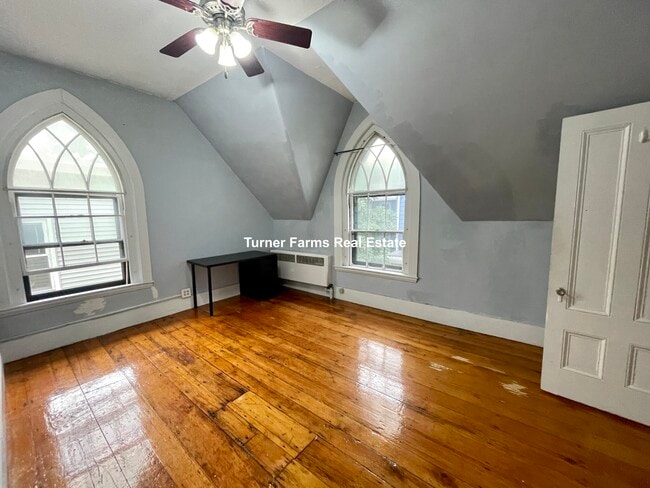 Building Photo - 139 Hillside St Unit AA