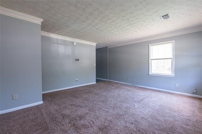 Photo - 469 Southern Way