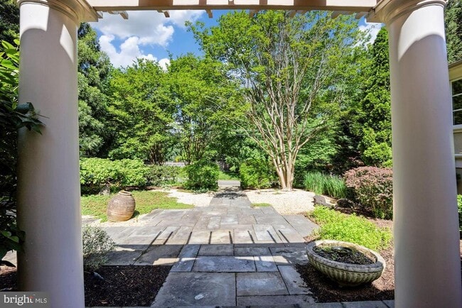 Photo - 7711 Brookville Rd