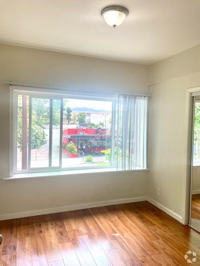 Building Photo - ADELI PROPERTIES Unit #3 Rental