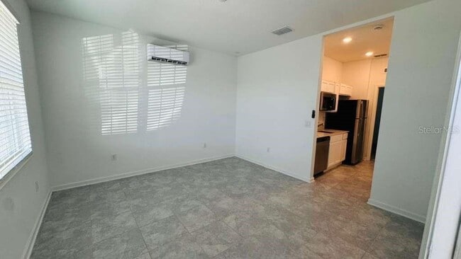 Photo - 657 Trotters Dr