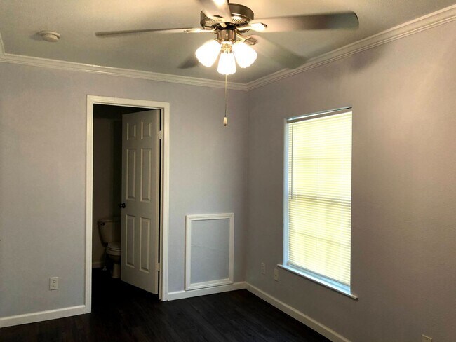 Photo - Room For Rent Unidad 146 Varsity Rm A