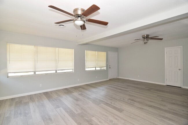 Photo - Don't miss this 3-bedroom, 2-bath home that is available now!