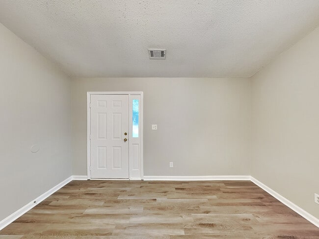 Photo - 276 Village Dr