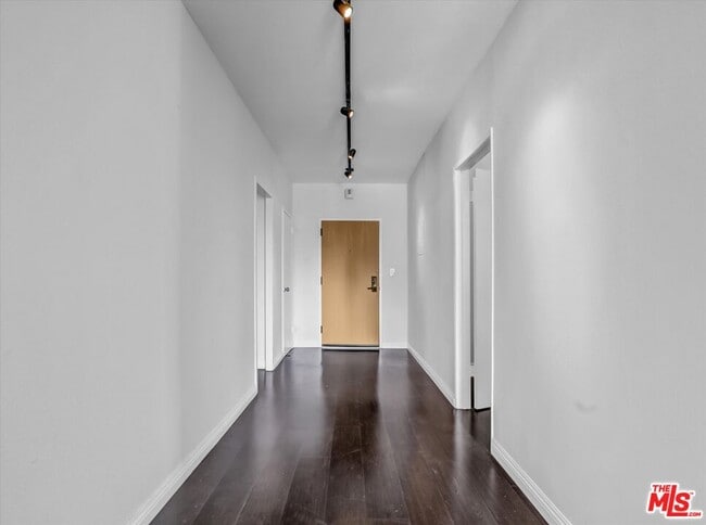 Photo - 999 N Doheny Dr Unidad 311