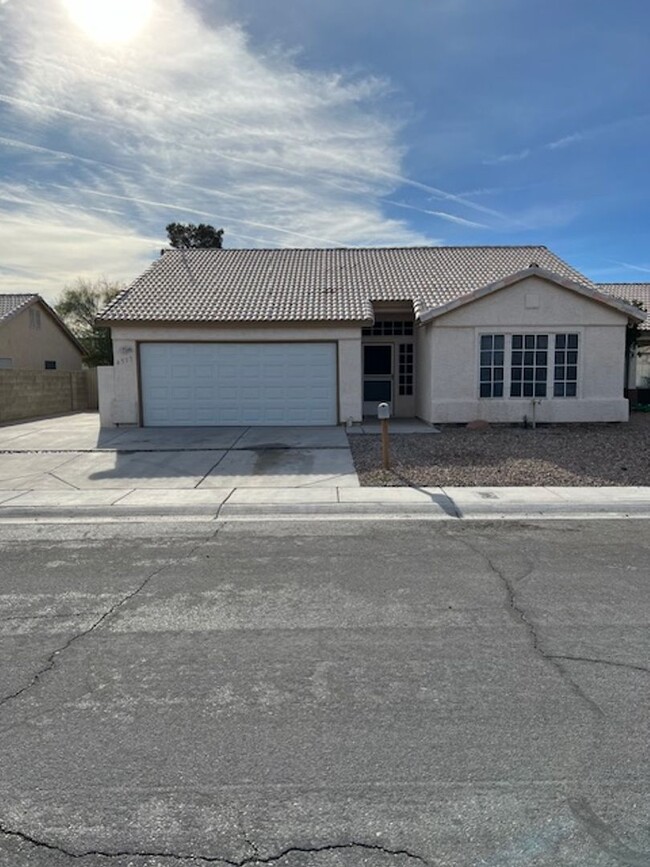 1-STORY, SINGLE FAMILY HOME IN NORTH LAS V... - 1-STORY, SINGLE FAMILY HOME IN NORTH LAS V...