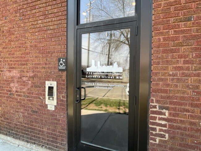 Photo - Beautiful Studio and One Bedrooms West Grand Neighborhood