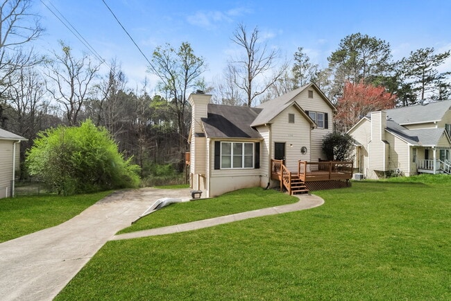 Photo - 3106 Calumet Cir NW