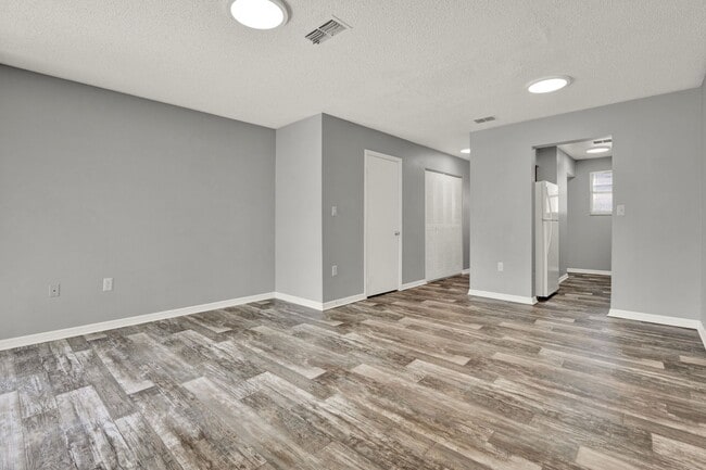 Photo - ***LARGE 2 BEDROOM 1.5 BATH IN ORANGE CITY*** Unit 210-C