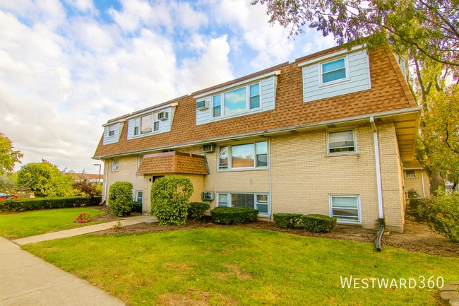 Photo - 9907 W 58th St Unit 2