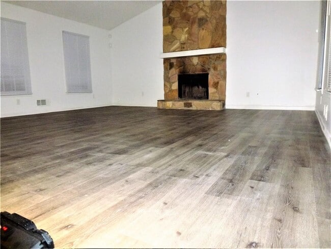 Photo - 382 Cross Creek Pl
