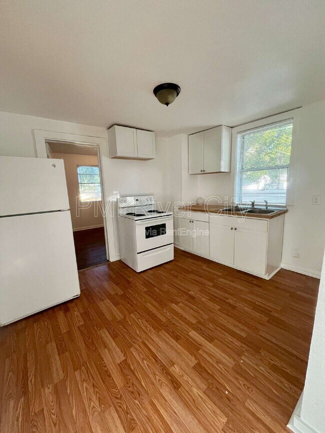 Photo - 2581 Orion St