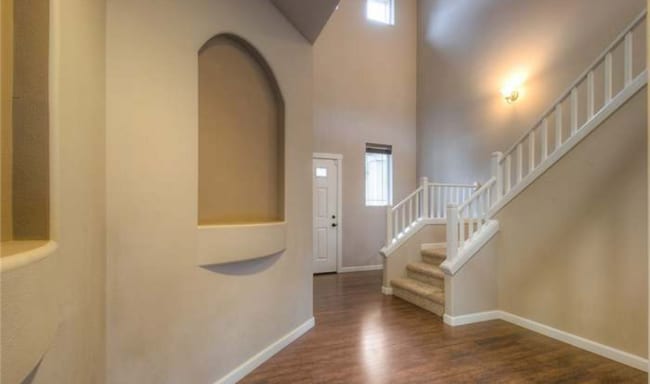 Photo - 3800 Southlake Dr SE