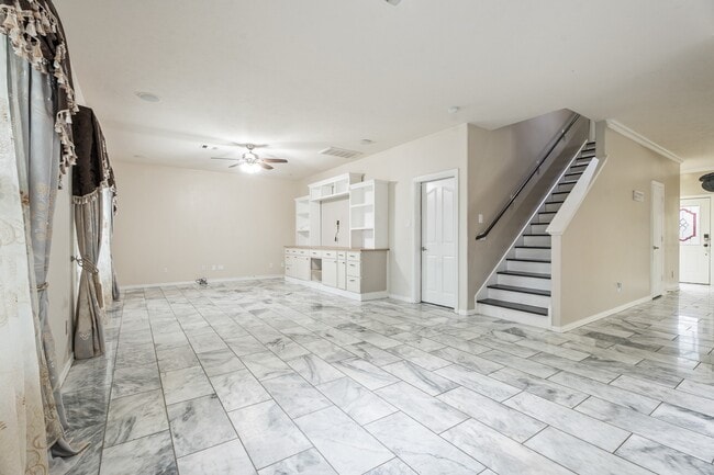 Building Photo - 6605 Fallen Breeze Ln