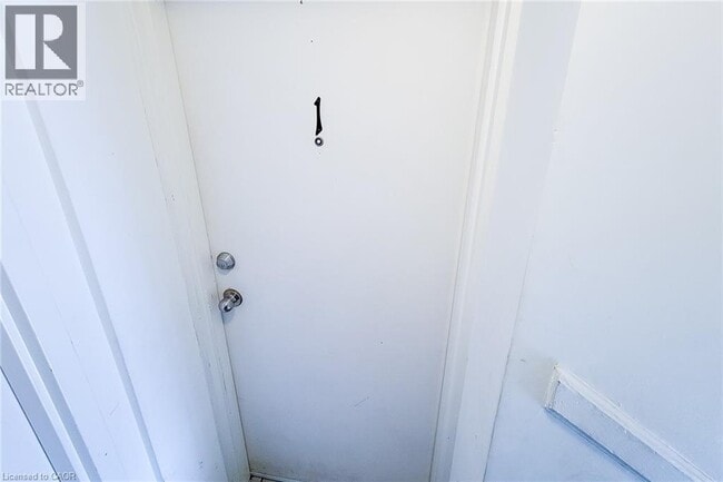 Photo - 340 Barton St E Unit 1