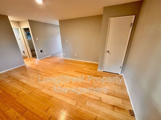 Photo - 127 SE 30th Pl