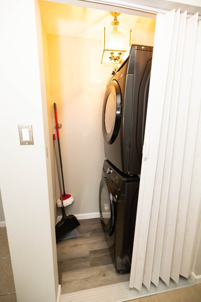 Photo - 3496 Lansdowne Dr Unidad APT “B”